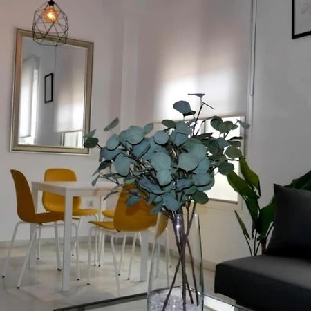 Malaga City One Bedroom Apartment By Namaste Elite Luaran gambar